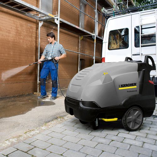 The Karcher HDS 7/10-4M, a powerful industrial steam pressure washer is available to hire, buy new, used or refurbished jet wash. High pressure cleaners can be used for various applications including Vehicle cleaning, Equipment and machinery cleaning, Workshop cleaning, Service station cleaning, Facade cleaning, Swimming pool cleaning, Cleaning production systems, Cleaning in production processes, Cleaning of sports facilities. You can hire industrial pressure washers and hire commercial jet wash or why not buy industrial pressure washers or buy new, used or refurbished commercial jet washes.